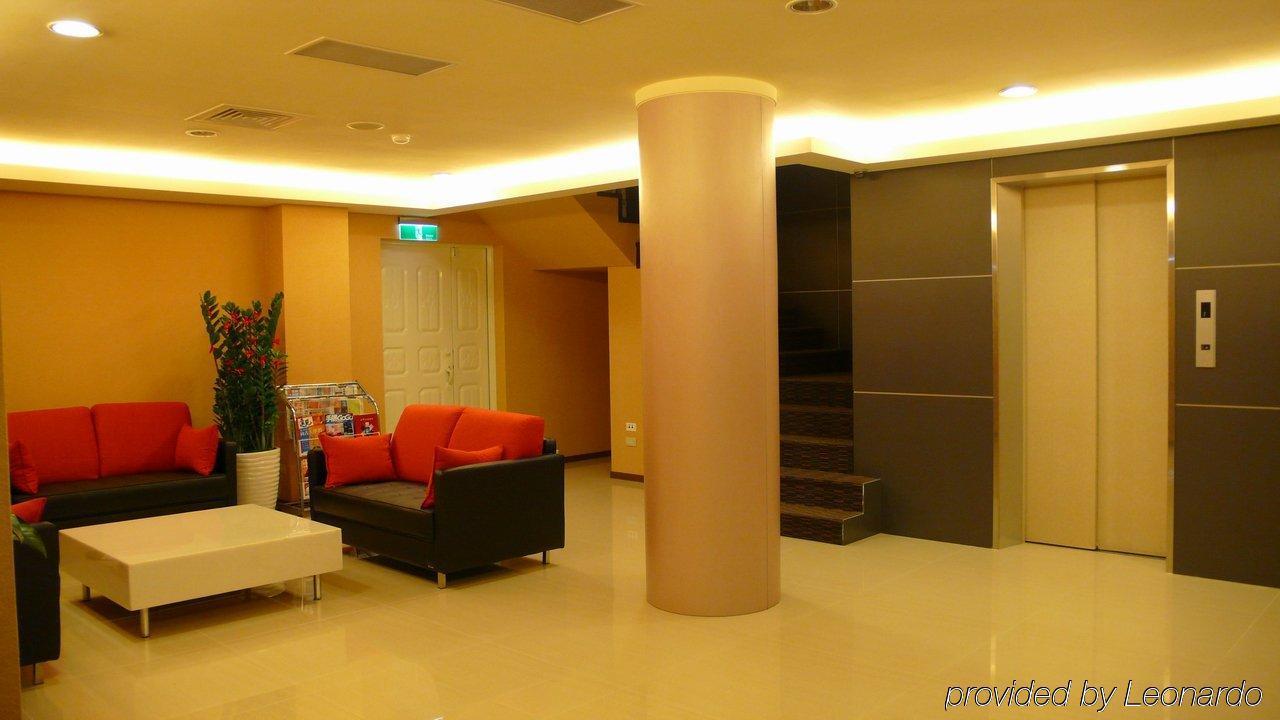 Vip Hotel Taipei Exterior photo