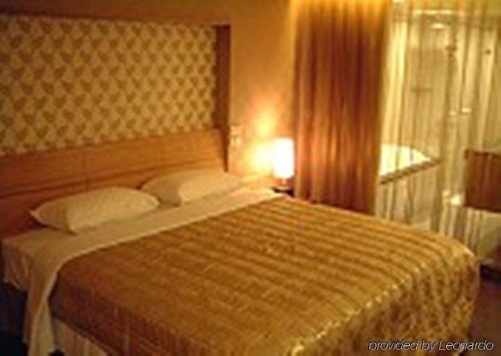 Vip Hotel Taipei Exterior photo
