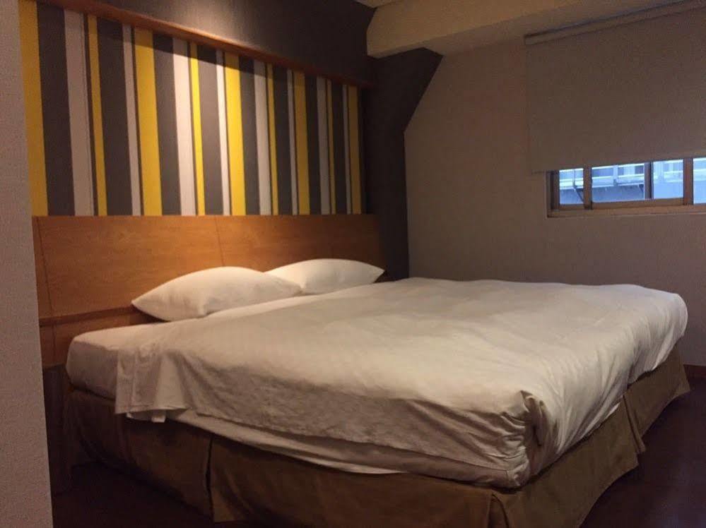 Vip Hotel Taipei Exterior photo