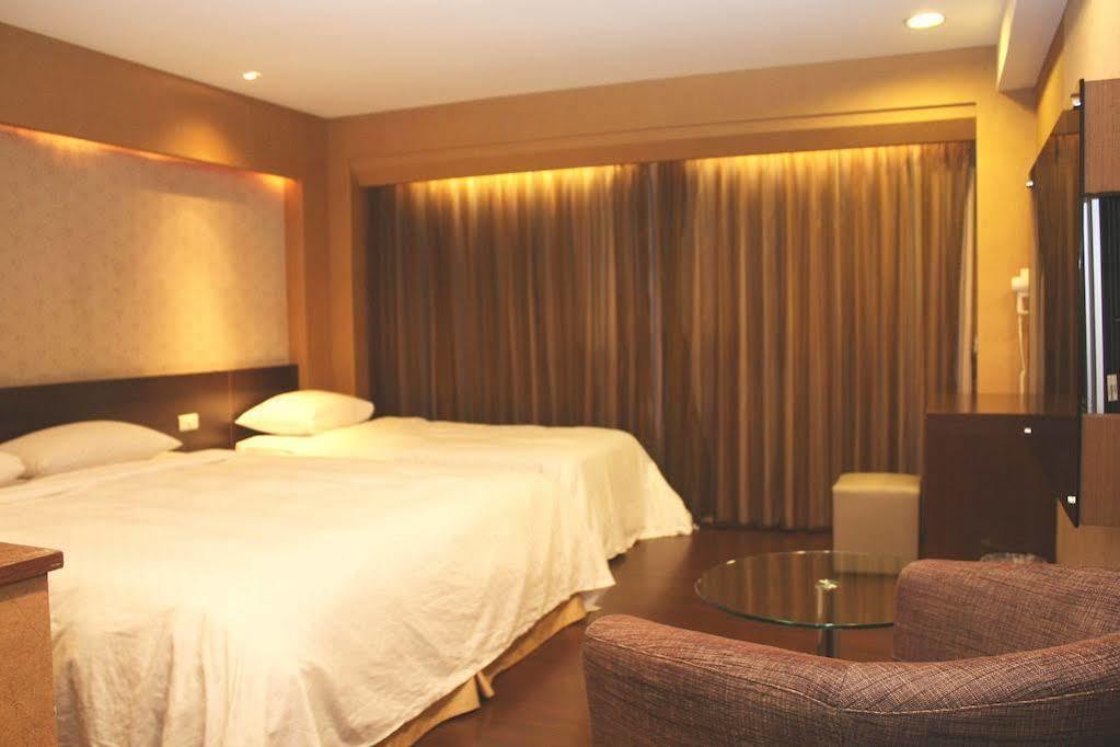 Vip Hotel Taipei Exterior photo