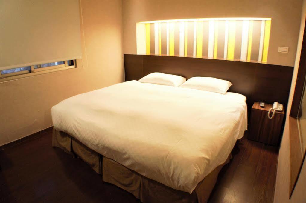 Vip Hotel Taipei Exterior photo