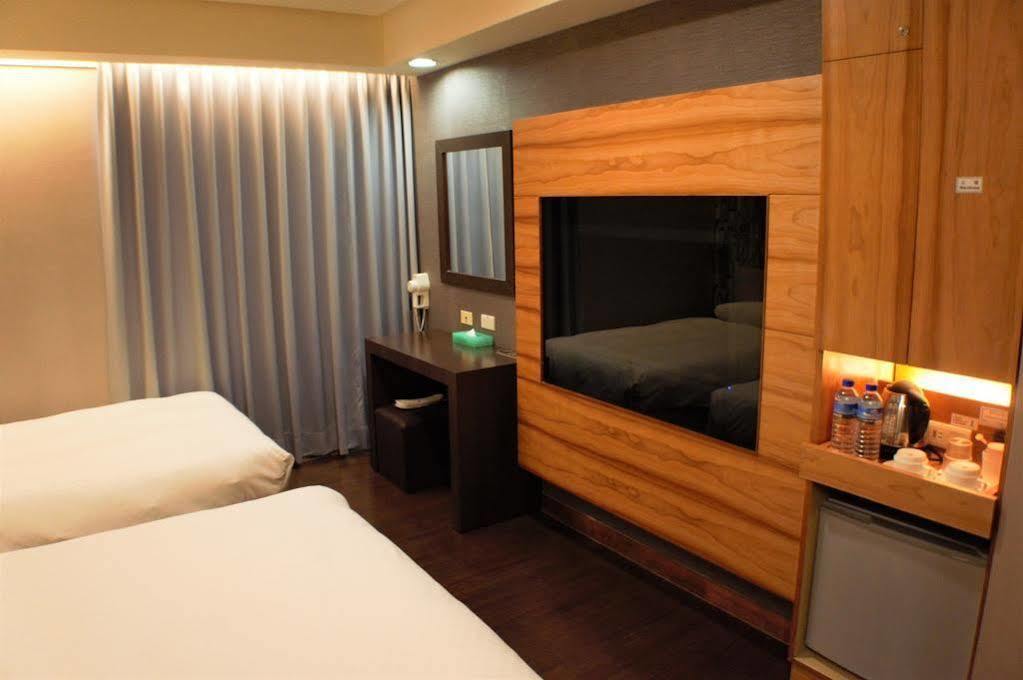 Vip Hotel Taipei Exterior photo