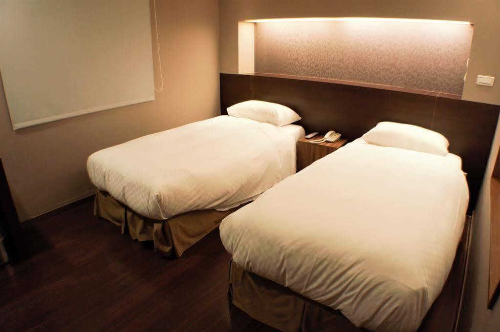 Vip Hotel Taipei Exterior photo